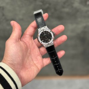 Đồng Hồ Hublot Chế Tác Đá Moissanite Hong Kong Màu Đen Nhà Máy HB 38mm (1)