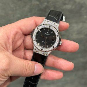 Đồng Hồ Hublot Chế Tác Đá Moissanite Hong Kong Màu Đen Nhà Máy HB 38mm (1)