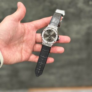 Đồng Hồ Hublot Chế Tác Đá Moissanite Hong Kong Màu Xám Nhà Máy HB 38mm (7)