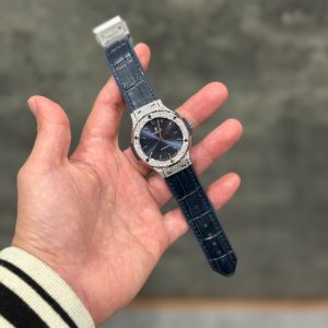 Đồng Hồ Hublot Chế Tác Đá Moissanite Hong Kong Màu Xanh Dương 38mm (5)
