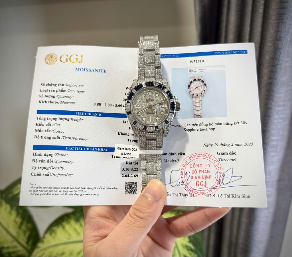 Đồng Hồ Rolex Chế Tác Đá Moissanite GMT Master II Viền Đá Sapphire 40mm (6)