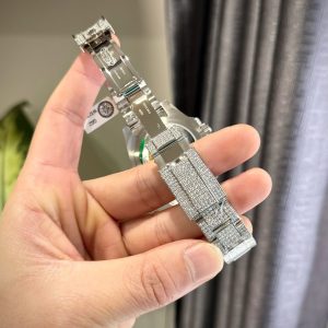 Đồng Hồ Rolex Chế Tác Đá Moissanite GMT Master II Viền Đá Sapphire 40mm (6)