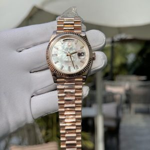 Đồng Hồ Rolex Chế Tác Mặt Xà Cừ Tự Nhiên Cọc Số Moissanite Phủ Vàng 18K GM Factory 40mm (8)