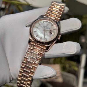 Đồng Hồ Rolex Chế Tác Mặt Xà Cừ Tự Nhiên Cọc Số Moissanite Phủ Vàng 18K GM Factory 40mm (8)
