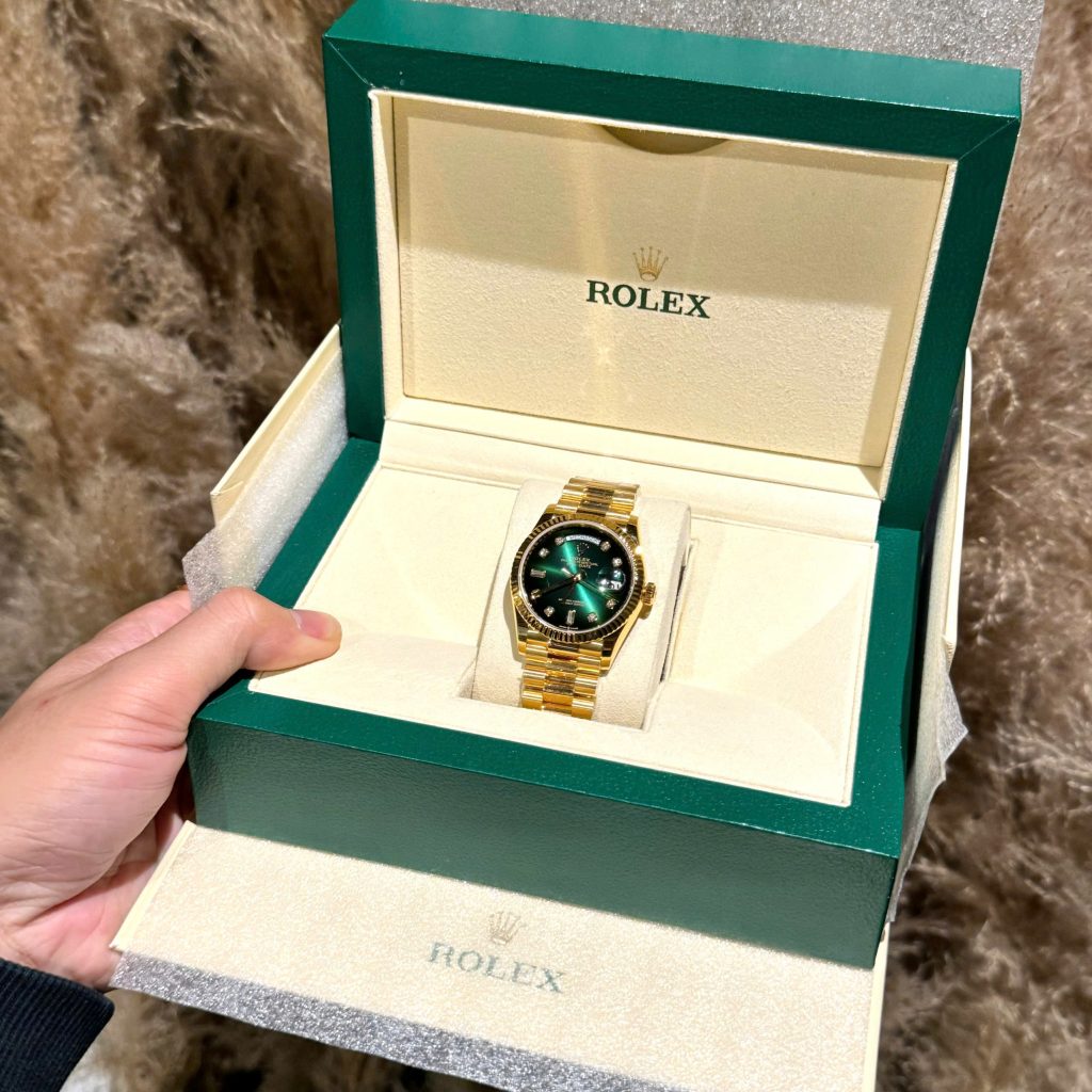 Đồng Hồ Rolex Phủ Vàng 18K Day-Date Mặt Số Ombré Xanh Lá Cây 36mm (1)