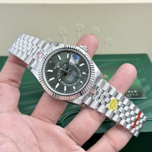 Đồng Hồ Rolex Sky Dweller Replica Cao Cấp Mặt Xanh Lá Máy Thuỵ Sỹ 42mm (3)