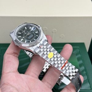 Đồng Hồ Rolex Sky Dweller Replica Cao Cấp Mặt Xanh Lá Máy Thuỵ Sỹ 42mm (3)