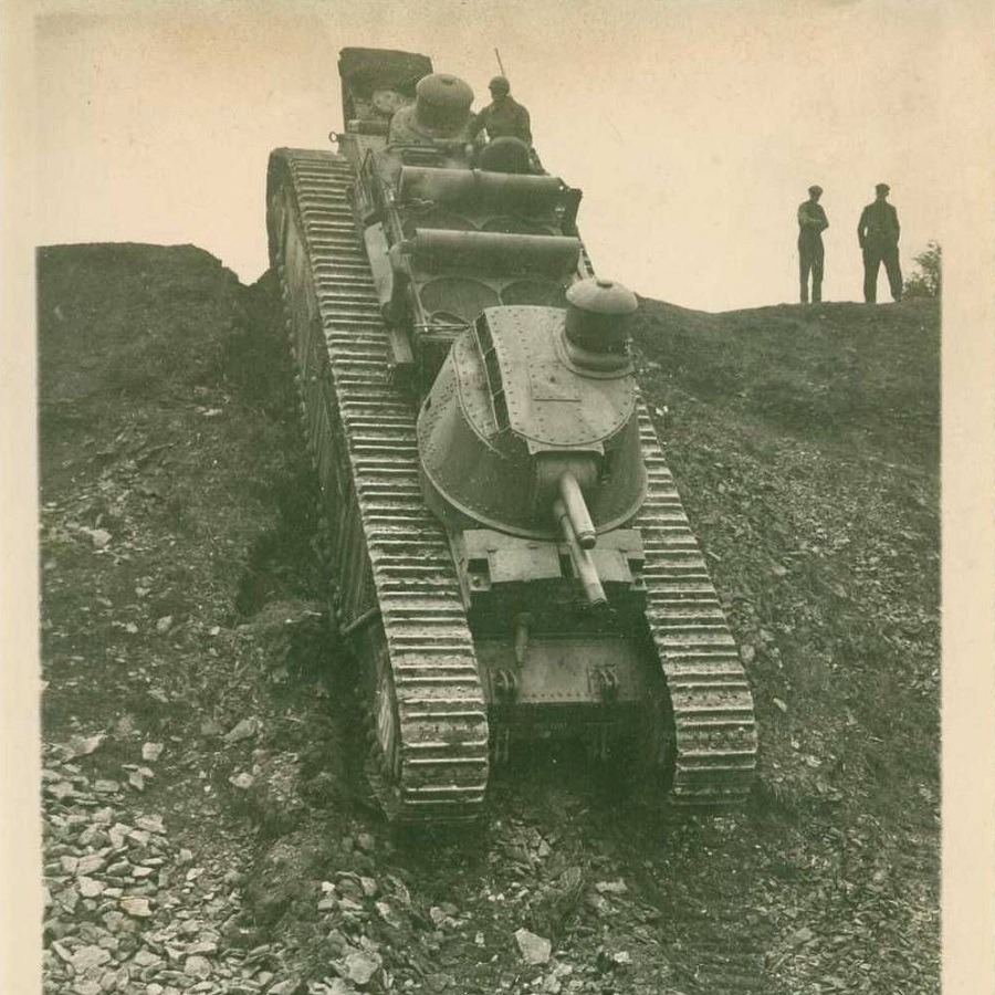 The Tank Watch – From Battlefield to Fashion Icon (3)