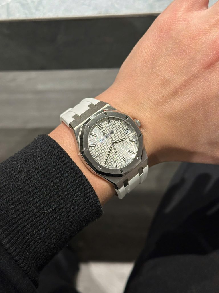 Đồng Hồ Audemars Piguet Royal Oak 15500ST Dây Cao Su Trắng Xưởng APS 41mm (6)