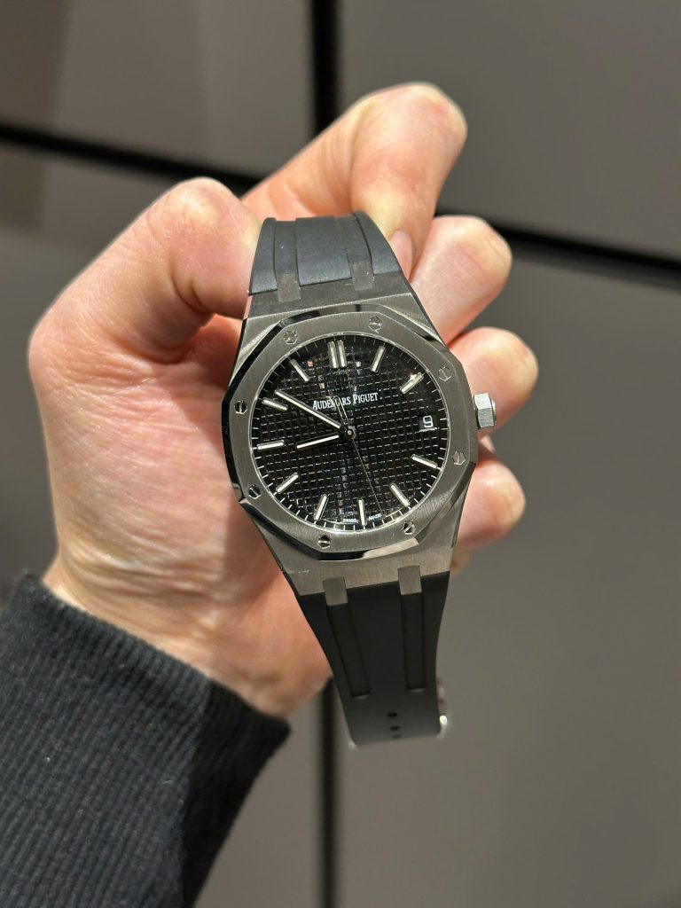 Đồng Hồ Audemars Piguet Royal Oak Mặt Đen Replica APS 41mm (2)