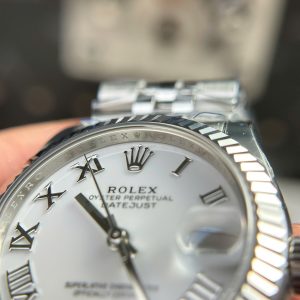 Đồng Hồ Nữ Rolex Rep 11 DateJust Mặt Trắng Cọc Số La Mã Xưởng THB 31mm (1)