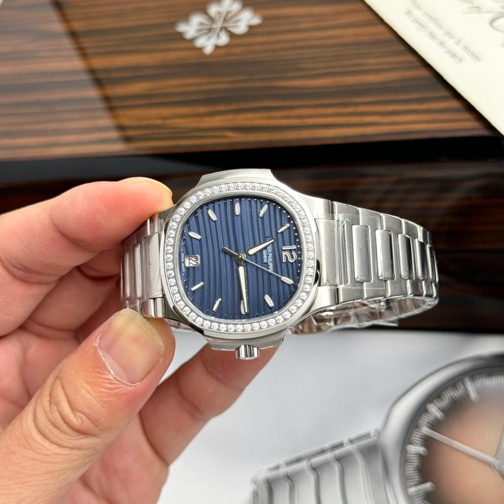 Đồng Hồ Patek Philippe Fake Cao Cấp Nautilus 7118 Đính Đá Xưởng GR (1)