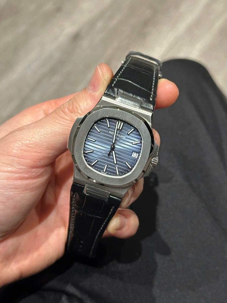 Đồng Hồ Patek Philippe Nautilus 5711 Mặt Xanh Blue Replica Xưởng 3K 40mm (3)
