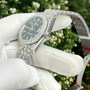 Đồng Hồ Rolex Chế Tác Đính Đá Moissanite DateJust Mặt Xanh Lá Cây 31mm (7)