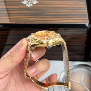 Đồng Hồ Rolex Fake Cao Cấp Day-Date 228235 Mặt Vàng Cọc Số Đá 40mm (7)