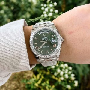 Đồng Hồ Rolex Fake Cao Cấp Day-Date 228236 Mặt Đanh Lá Đính Đá 40mm (1)