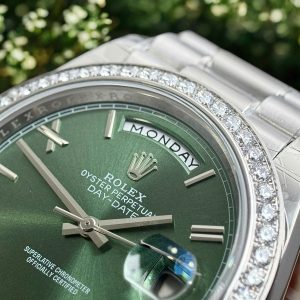 Đồng Hồ Rolex Fake Cao Cấp Day-Date 228236 Mặt Đanh Lá Đính Đá 40mm (1)
