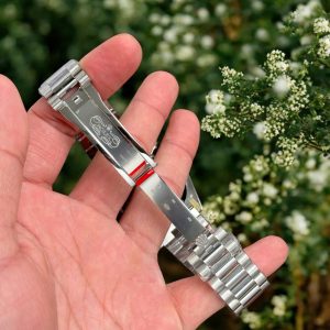 Đồng Hồ Rolex Fake Cao Cấp Day-Date 228236 Mặt Trắng Đính Đá 40mm (3)