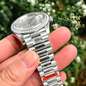 Đồng Hồ Rolex Fake Cao Cấp Day-Date 228236 Mặt Trắng Đính Đá 40mm (3)