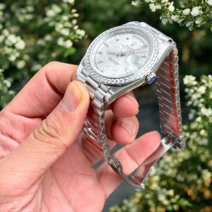 Đồng Hồ Rolex Fake Cao Cấp Day-Date 228236 Mặt Trắng Đính Đá 40mm (3)