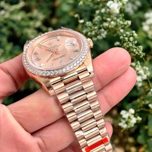 Đồng Hồ Rolex Fake Thuỵ Sỹ Day-Date 228238 Đính Đá Nam 40mm (8)
