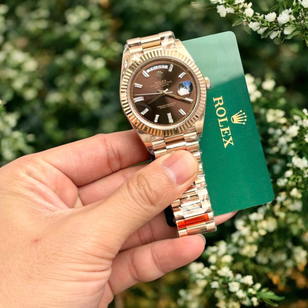 Đồng Hồ Rolex Fake Thuỵ Sỹ Day-Date 228238 Mặt Chocolate 40mm (1)