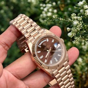 Đồng Hồ Rolex Fake Thuỵ Sỹ Day-Date 228238 Mặt Chocolate 40mm (1)