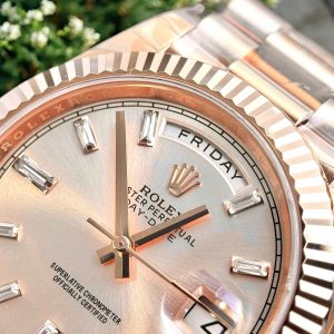 Đồng Hồ Rolex Fake Thuỵ Sỹ Day-Date 228238 Mặt Số Hồng 40mm (1)