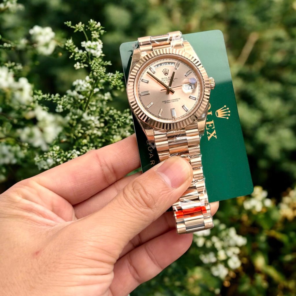 Đồng Hồ Rolex Fake Thuỵ Sỹ Day-Date 228238 Mặt Số Hồng 40mm (1)