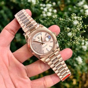 Đồng Hồ Rolex Fake Thuỵ Sỹ Day-Date 228238 Mặt Số Hồng 40mm (1)