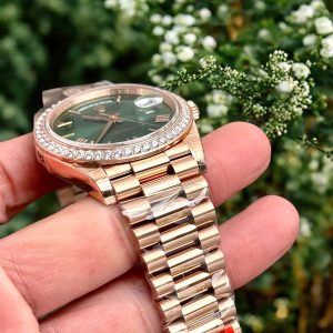 Đồng Hồ Rolex Fake Thuỵ Sỹ Day-Date 228238 Mặt Xanh Olive 40mm (5)