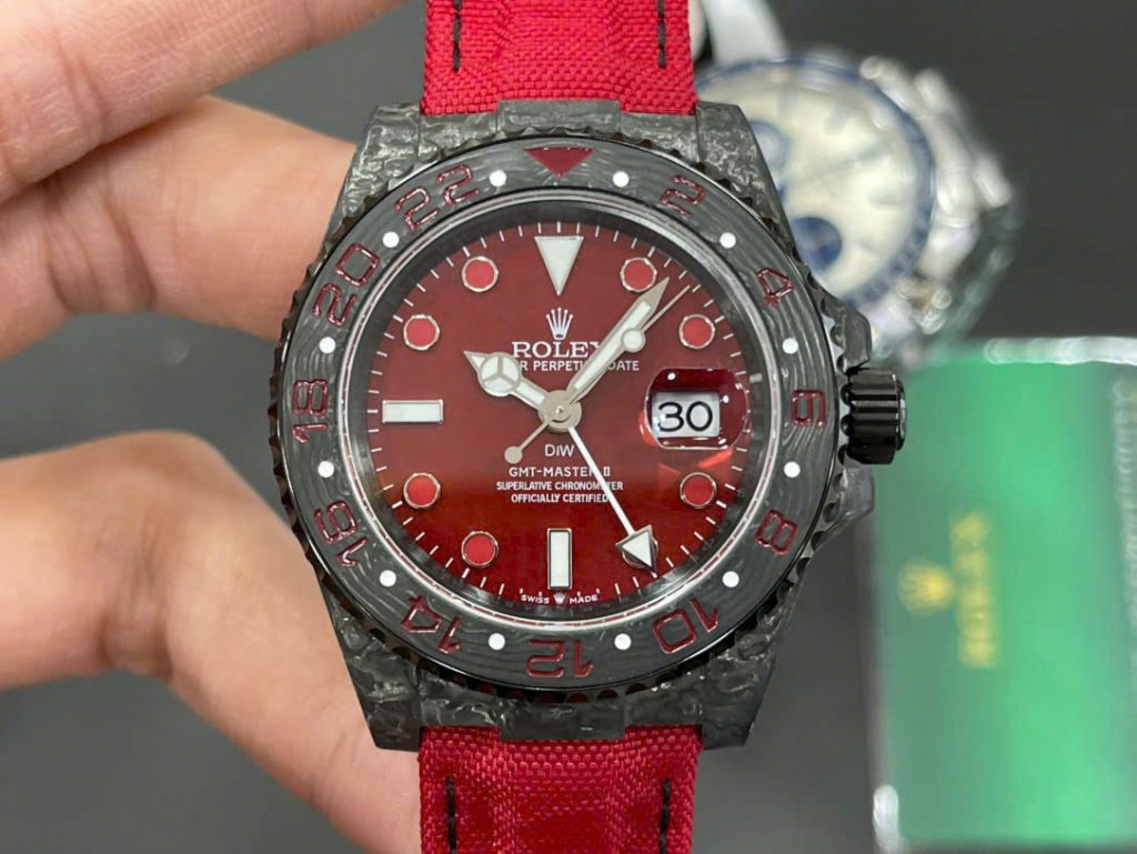 Đồng Hồ Rolex Rep 11 GMT Master II DIW Carbon Siêu Nhẹ Màu Đỏ 40mm (9)