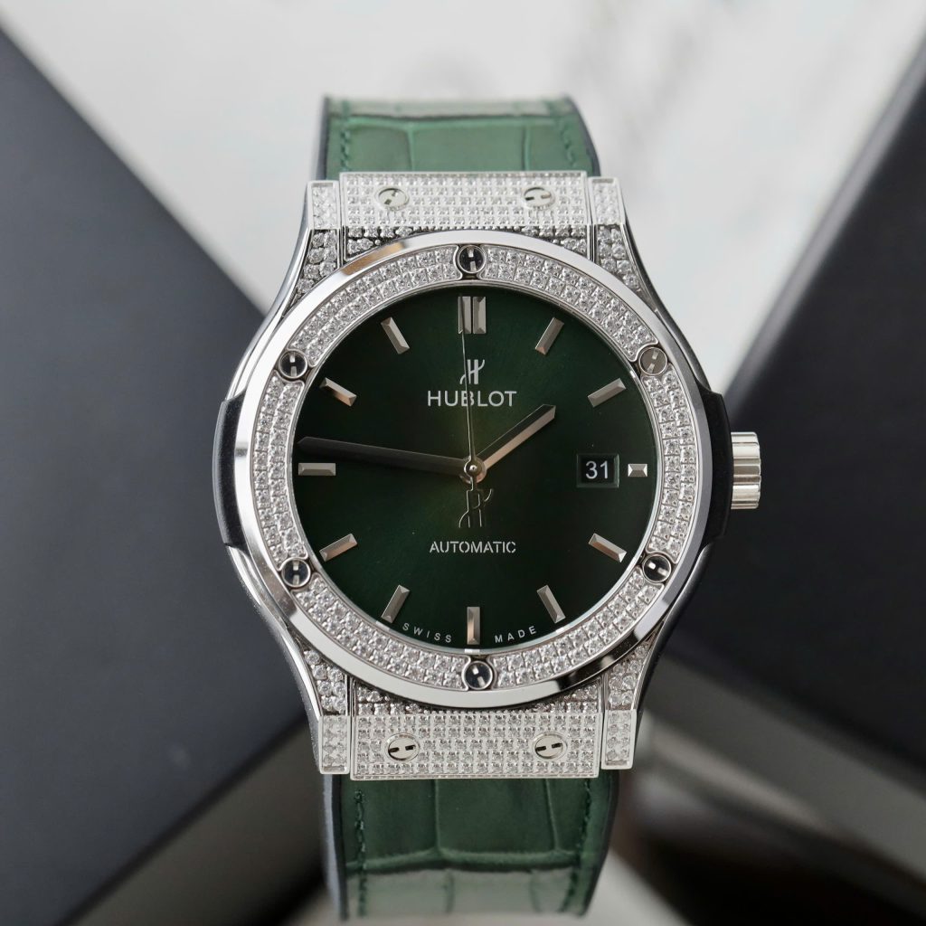 Đồng Hồ Hublot Nam Rep 11 Đính Đá Màu Xanh Lá Cây Nhà Máy HB 42mm (1)