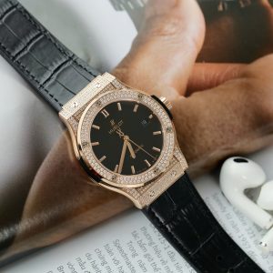 Đồng Hồ Hublot Nam Rep 11 Đính Đá Màu Đen Classic Fusion King Gold Xưởng HB 42mm