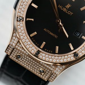 Đồng Hồ Hublot Nam Rep 11 Đính Đá Màu Đen Classic Fusion King Gold Xưởng HB 42mm