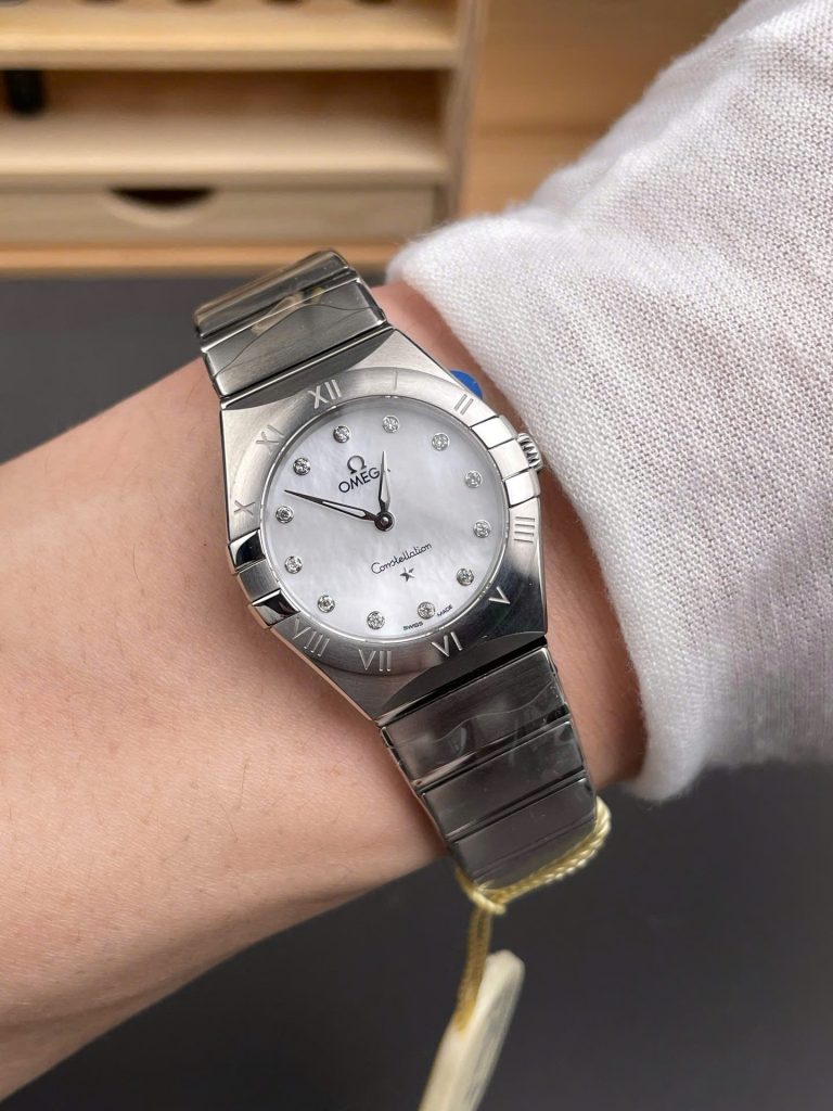 Đồng Hồ Omega Rep 11 Constellation Mặt Số Xà Cừ Đính Đá Máy Cơ Automatic 28mm (1)