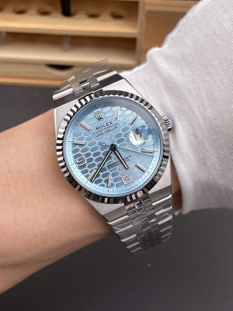 Đồng Hồ Rolex Land-Dweller 127336 Rep 11 Mặt Số Xanh Băng Họa Tiết Tổ Ong 40mm (6)