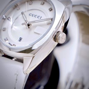 Dong Ho Gucci GG2570 Diamond Super Fake Cao Cap Day Da Mau Trang May Pin 8