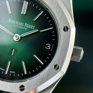 Đồng Hồ Audemars Piguet Chế Tác Royal Oak Jumbo Extra-thin 16202 Mặt Xanh Lá Bản Kỉ Niệm 50 Năm ZF 39mm (2)