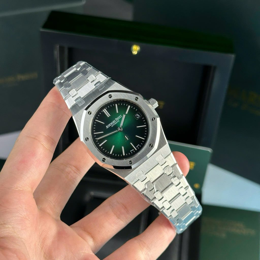 Đồng Hồ Audemars Piguet Chế Tác Royal Oak Jumbo Extra-thin 16202 Mặt Xanh Lá Bản Kỉ Niệm 50 Năm ZF 39mm (2)