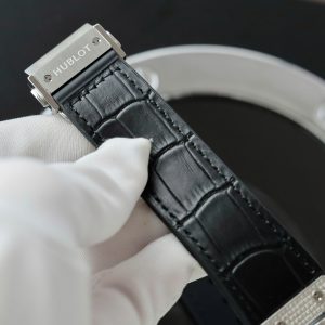 Đồng Hồ Hublot Chế Tác Classic Fusion Titanium Màu Đen Đính Full Đá 42mm (11)