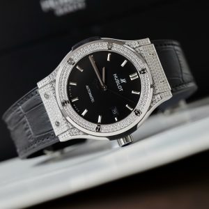Đồng Hồ Hublot Chế Tác Classic Fusion Titanium Màu Đen Đính Full Đá 42mm (11)