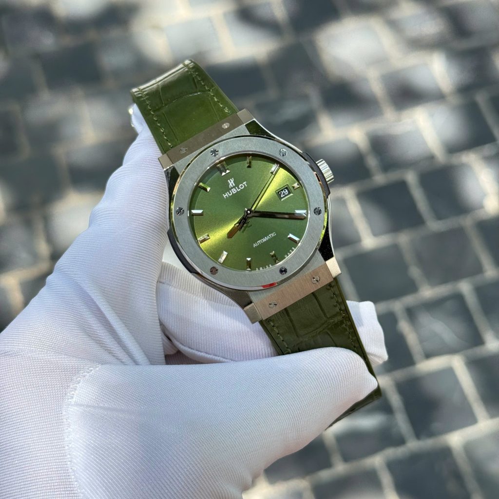 Đồng Hồ Hublot Classic Fusion Titanium Chế Tác Màu Xanh Lá Cây Nặng 85 Grams Xưởng JJZ 42mm (2)