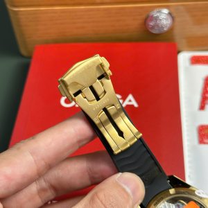 Đồng Hồ Omega SpeedMaster MoonWatch Chế Tác Mặt Vàng Dây Cao Su Xưởng OM 42mm (2)