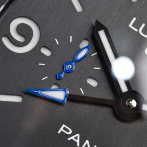 Đồng Hồ Panerai Chế Tác Luminor GMT PAM1176 Vỏ Carbon Dây Vải Nato VSF 44mm