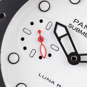 Đồng Hồ Panerai Submersible Luna Rossa PAM1579 Chế Tác Mặt Trắng Máy Cơ Thụy Sỹ VSF 42mm (1)