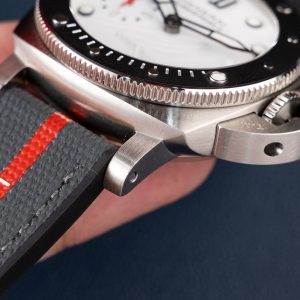 Đồng Hồ Panerai Submersible Luna Rossa PAM1579 Chế Tác Mặt Trắng Máy Cơ Thụy Sỹ VSF 42mm (1)