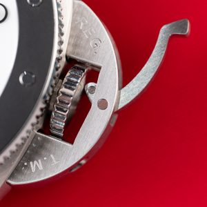 Đồng Hồ Panerai Submersible Luna Rossa PAM1579 Chế Tác Mặt Trắng Máy Cơ Thụy Sỹ VSF 42mm (1)