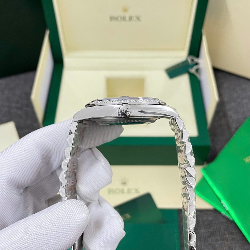 Đồng Hồ Rolex DateJust Chế Tác Mặt Đen Viền Đính Đá Moissnaite Xưởng Clean 41mm (2)