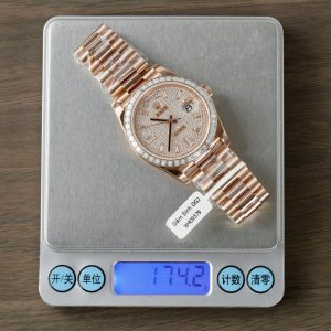Đồng Hồ Rolex Day-Date Chế Tác Phủ Vàng Hồng Đính Đá Moissanite Hong Kong GMF 40mm (2)